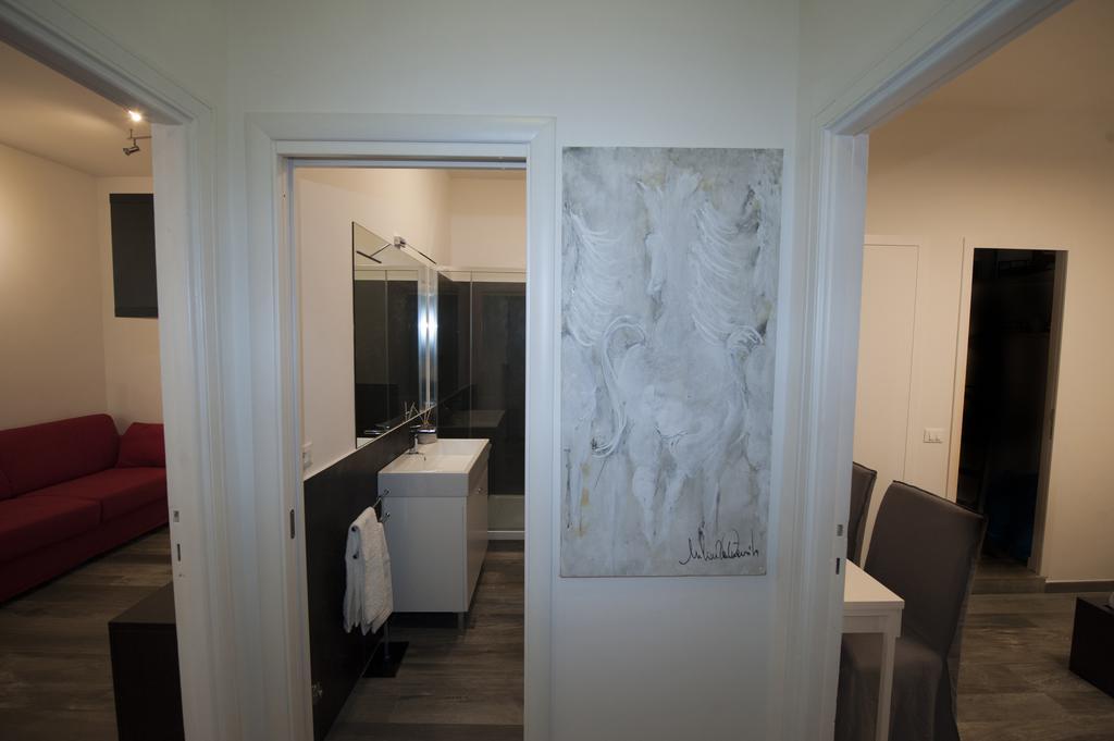 Porta Latina Suite, Elegant